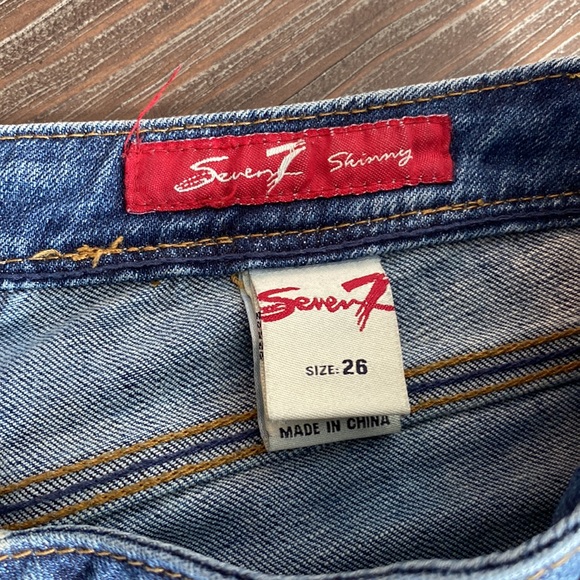 Seven7 skinny jeans in size 26.  Blue denim. - Picture 4 of 9